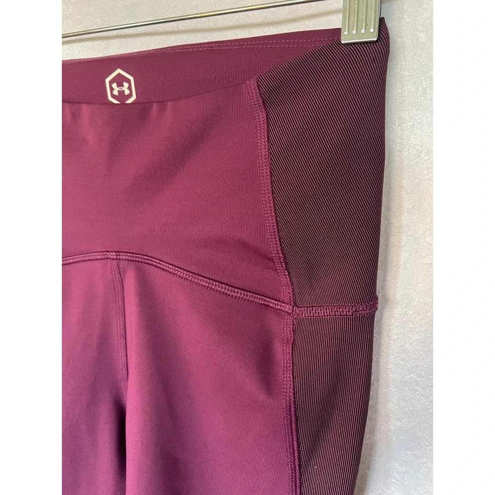 Under Armor Rush HeatGear Bike Short Burgundy Athleisure Ribbed Pocket Womens XS